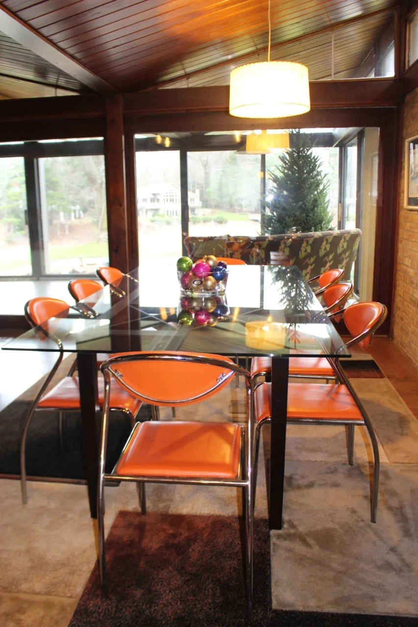 Eating area with view to the lake