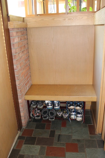 LL Place to put Shoes Japanese style.jpg