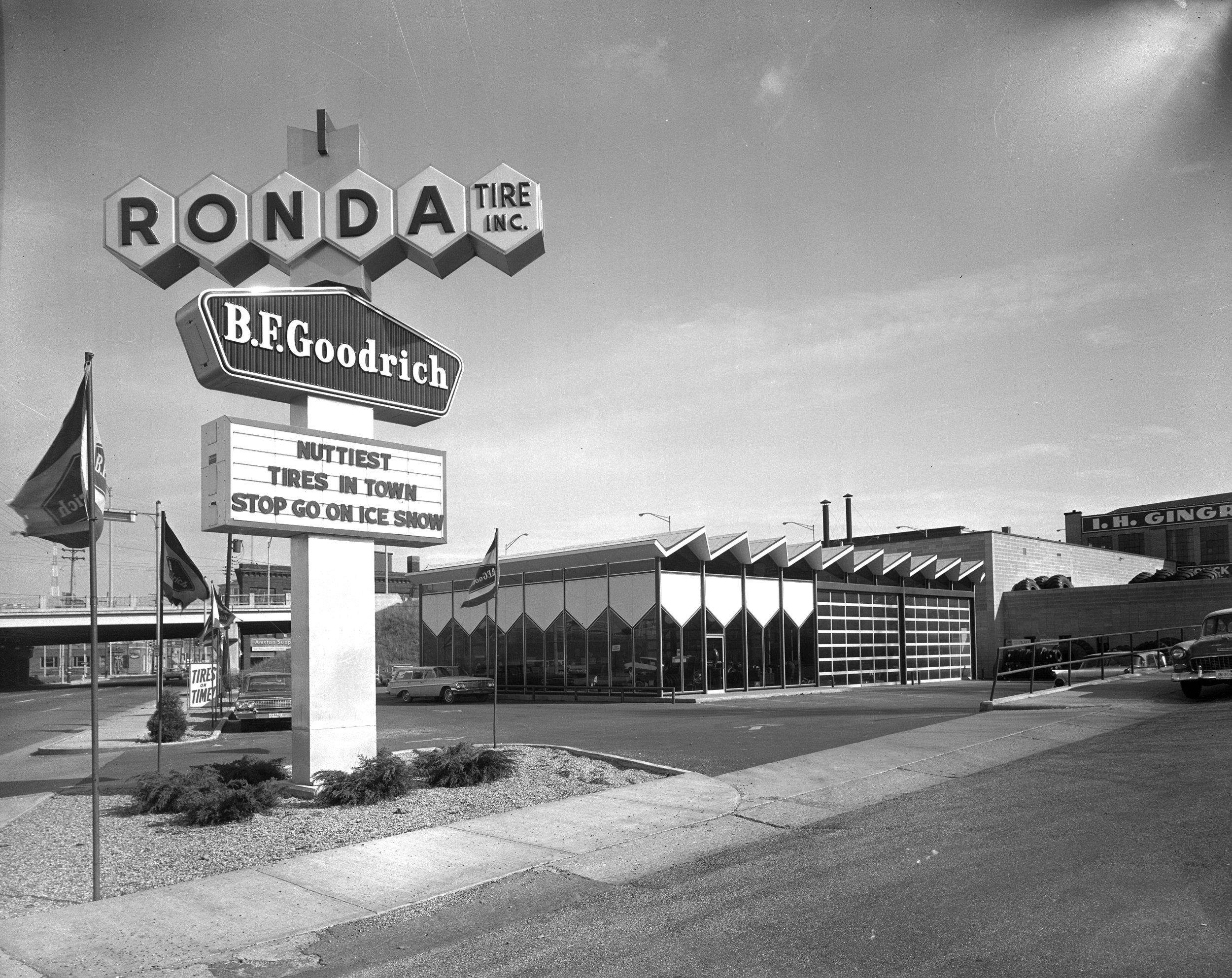 Early photo of the Ronda Tire Building. Photo courtesy of Grand Rapids Public Library Special Collections and Local History