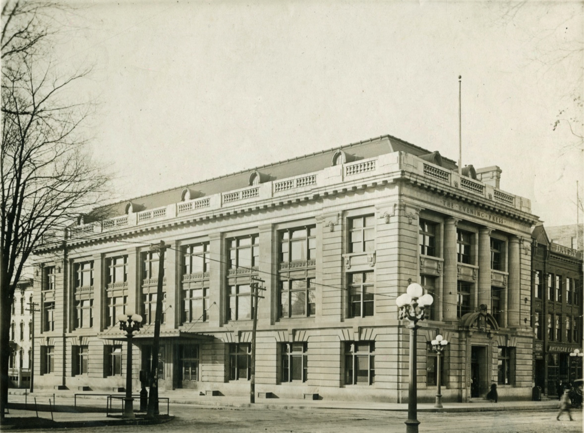 GRAND RAPIDS PRESS BUILDING 1906 DESIGNED BY ALBERT KAHN, DETROIT. ASSOCIATE ARCHITECTS WILLIAMSON AND CROW, GRAND RAPIDS. Photo from Grand Rapids Public Library Photo Collection, Grand RapidsHistory and Special Collections (GRHSC), Archives, Grand Rapids Public Library, Grand Rapids, Michigan.