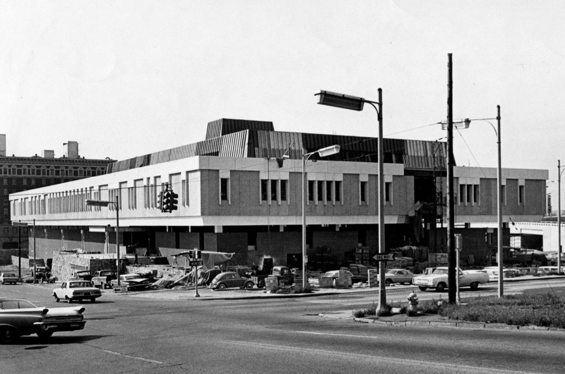 Grand Rapids Public Library Photo Collection, Grand RapidsHistory and Special Collections (GRHSC), Archives, Grand Rapids Public Library, Grand Rapids, Michigan.