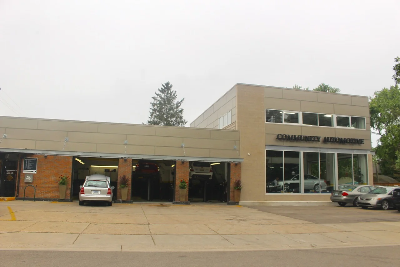 COMMUNITY GARAGE EAST FULTON