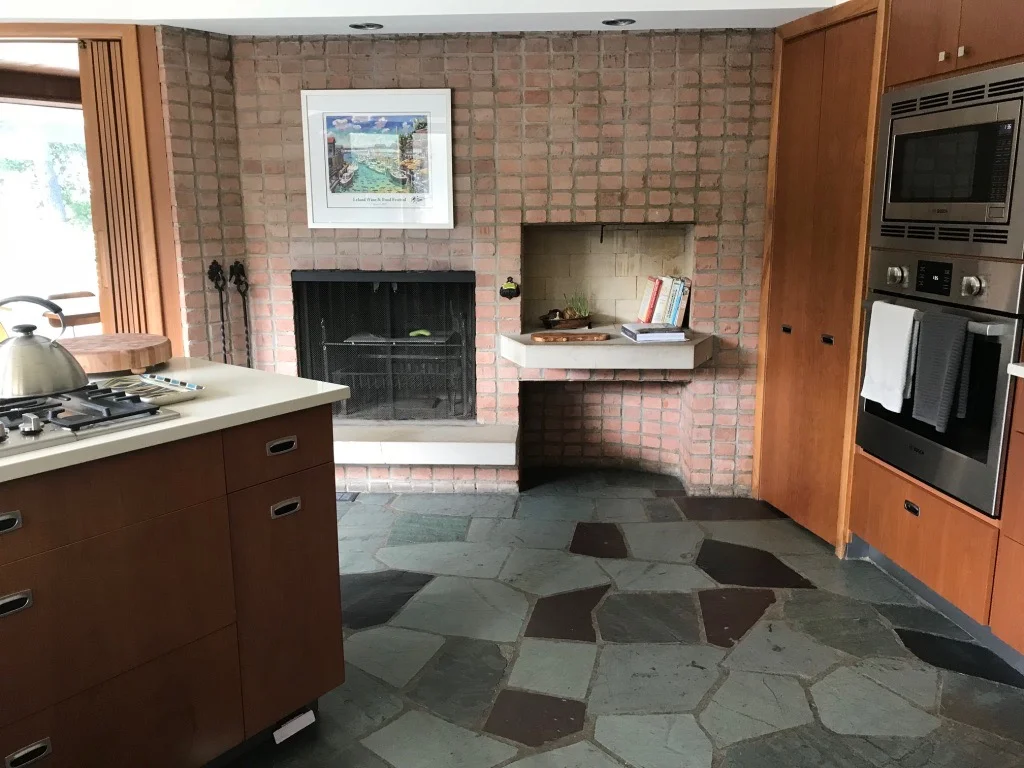 KITCHEN WITH ORIGINAL FIREPLACE AND GRILL