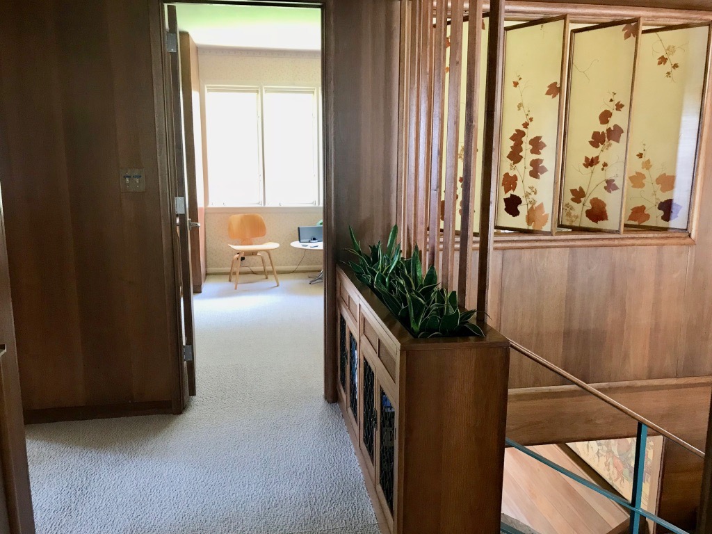 ORIGINAL PRESSED LEAF LOUVRES ON BEDROOM LEVEL