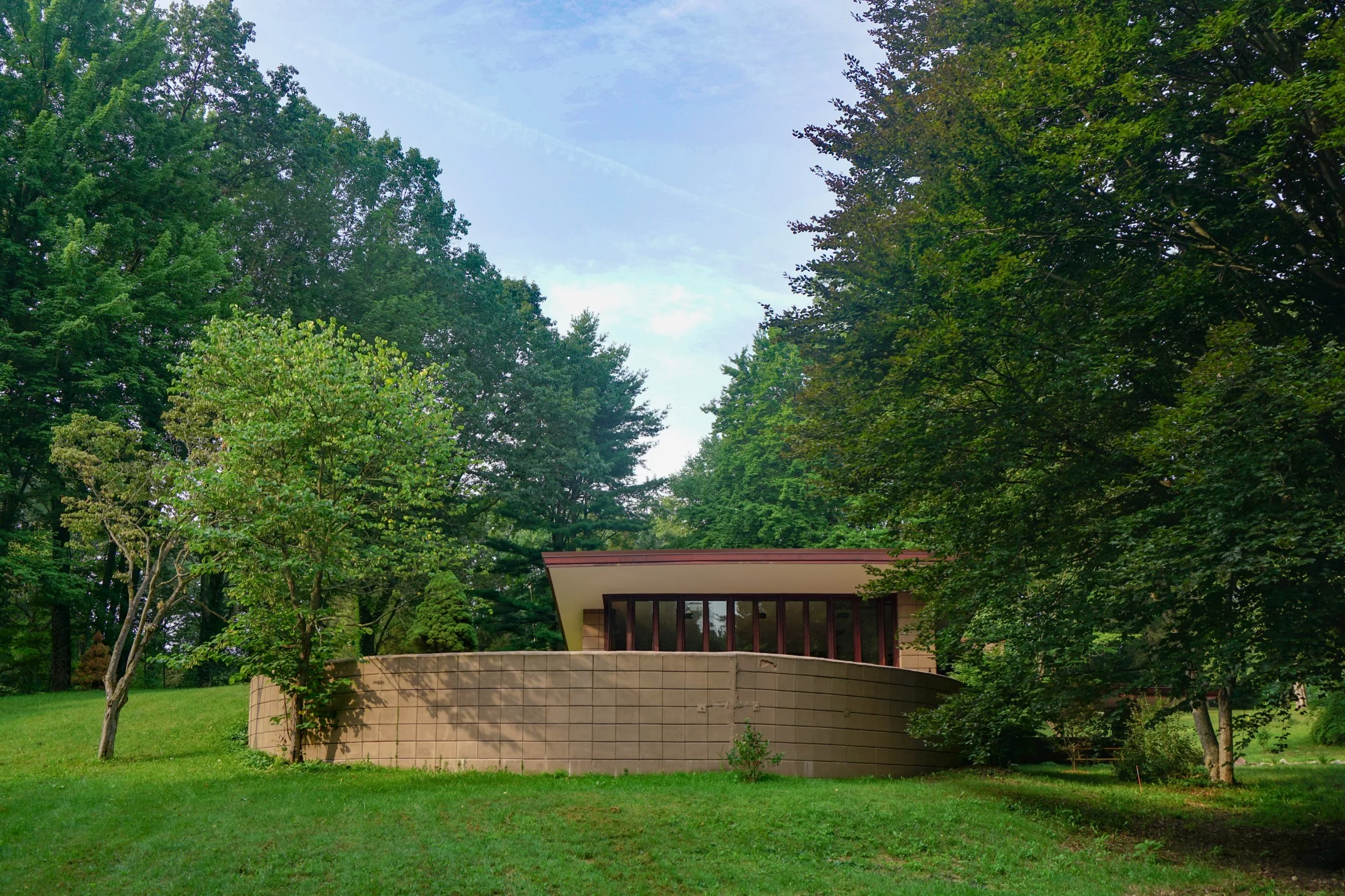 CURVED PATIO WALL