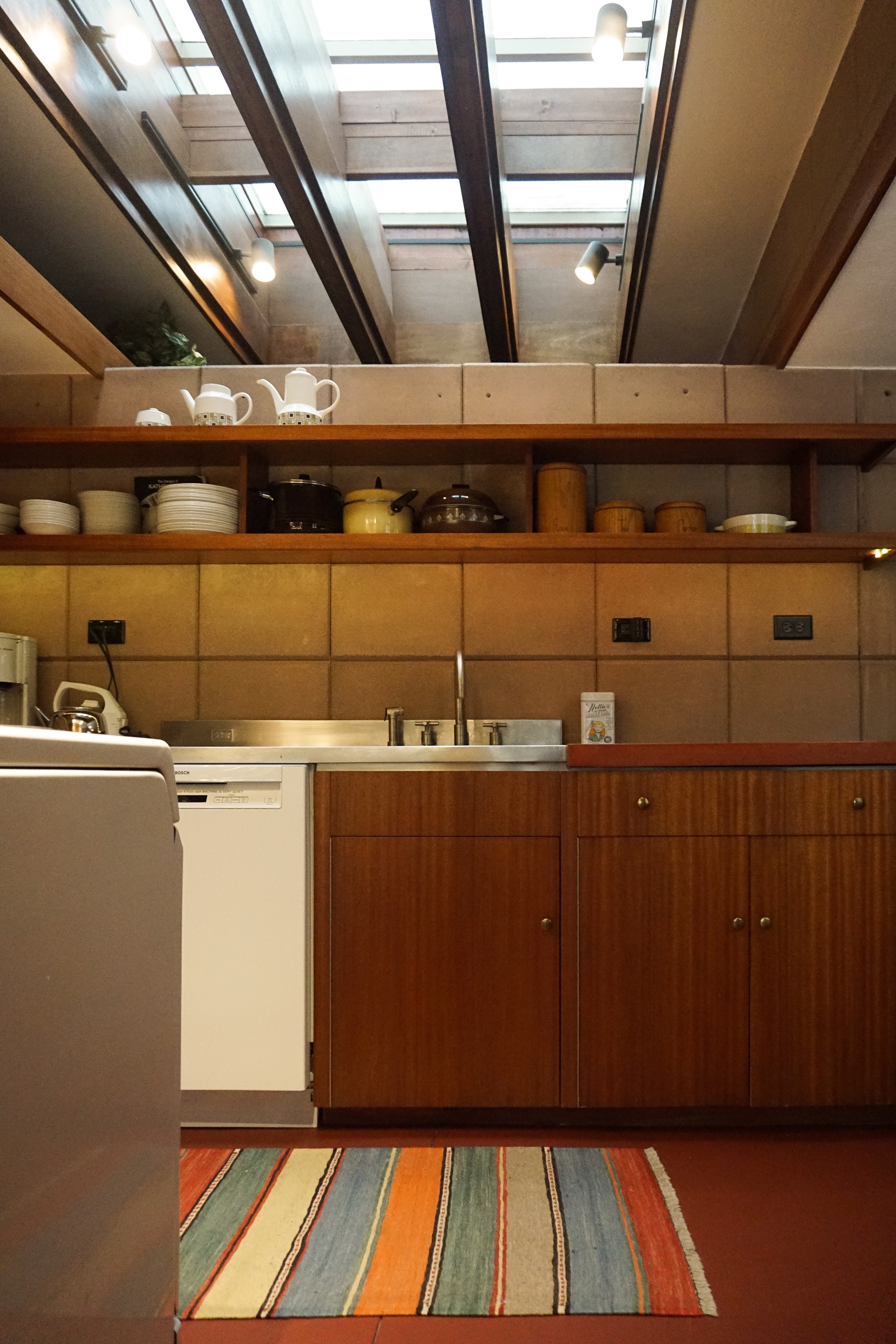 KITCHEN WITH SKYLIGHT.jpg