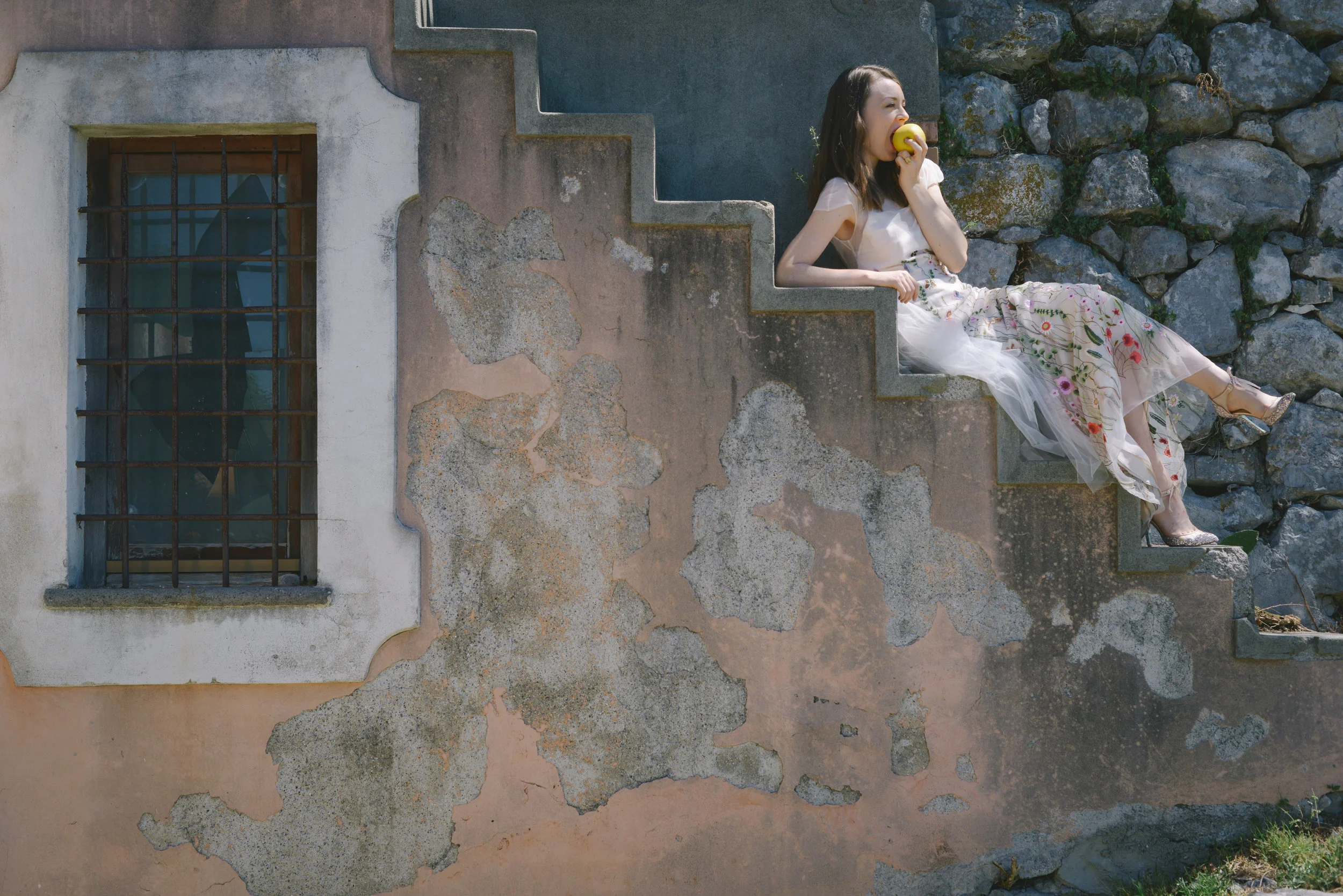 Well Travelled Bride Amalfi Elopement Kelsey Genna Wedding Dress.jpeg