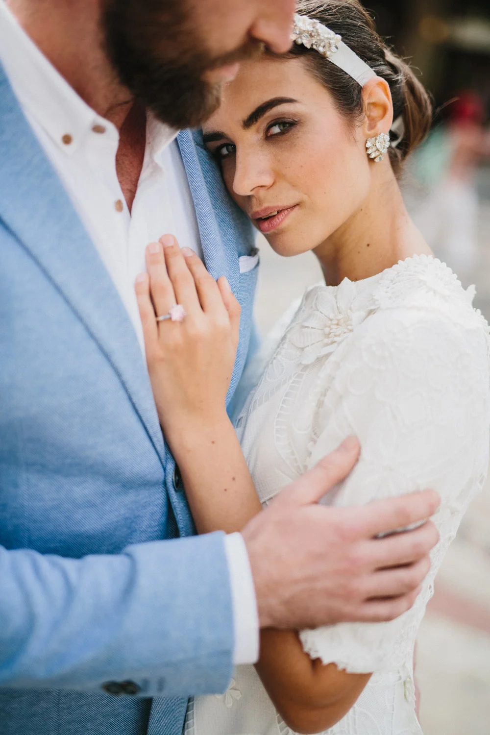 Well+Travelled+Bride+Bride+Headpiece+Rienne+Budapest.jpg