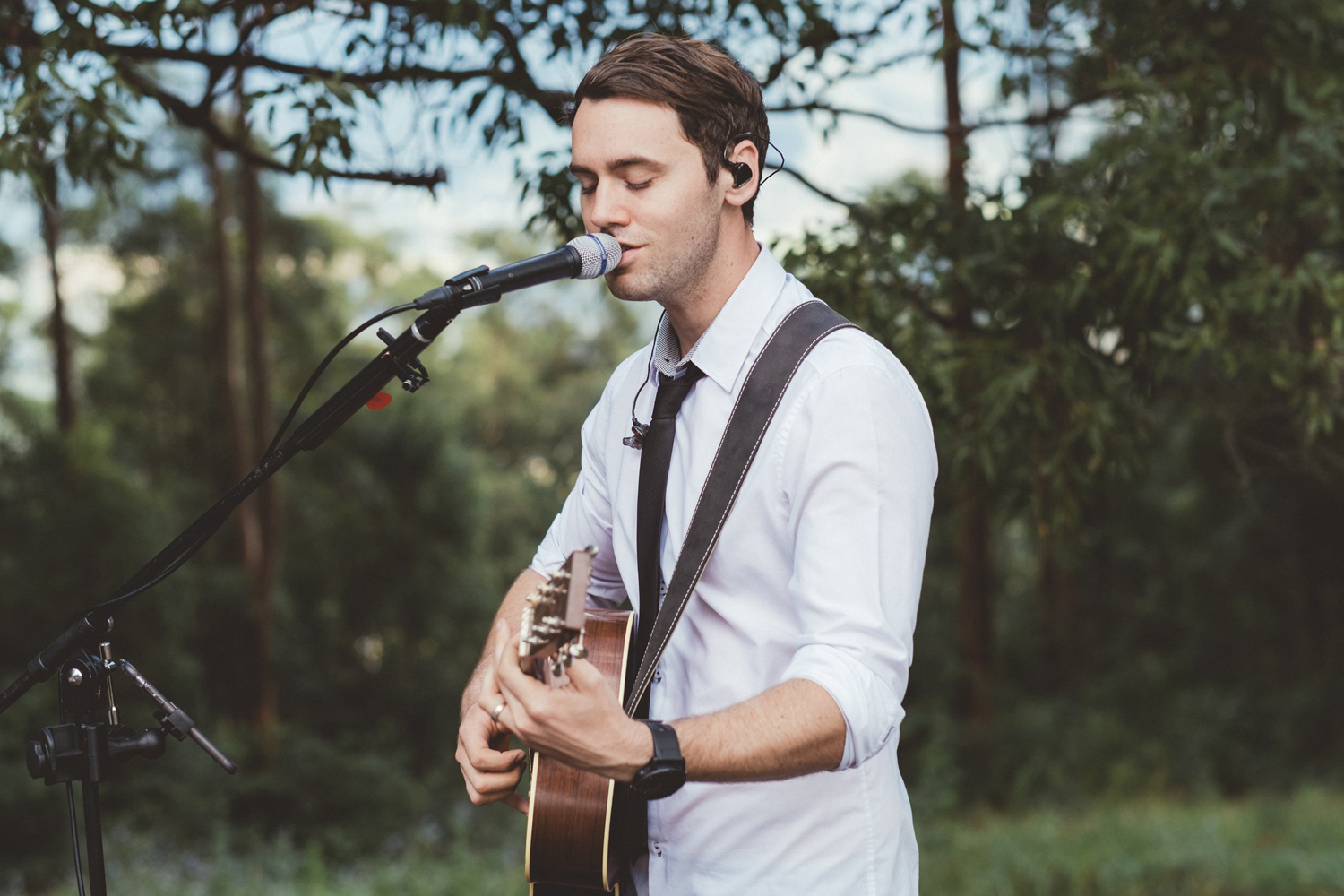 1 Well Travelled Bride Byron Bay Michael Eotvos Music Weddings.jpg