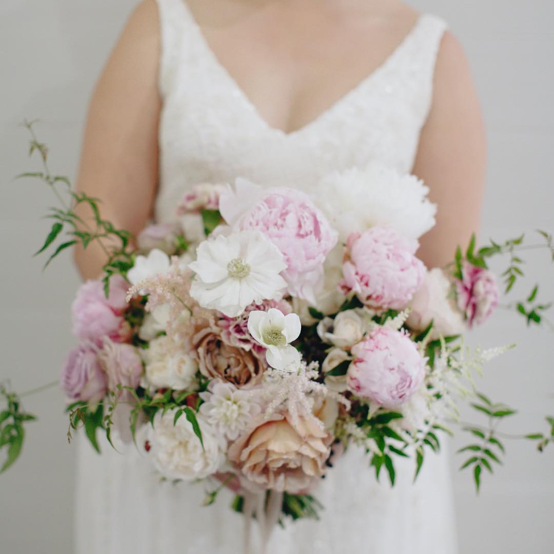 4 Well Travelled Bride Rose Apple Flowers Wedding Florist Byron Bay.jpg