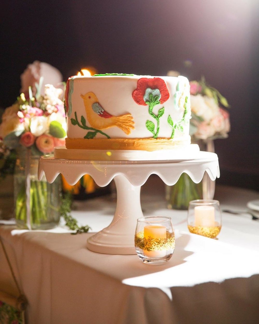4 Well Travelled Bride Cake Fanatics Wedding Cake Hawaii.jpg