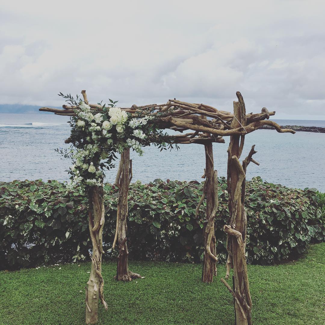 2 Well Travelled Bride Hawaiian Style Event Rentals Wedding Hire Services Hawaii.jpg