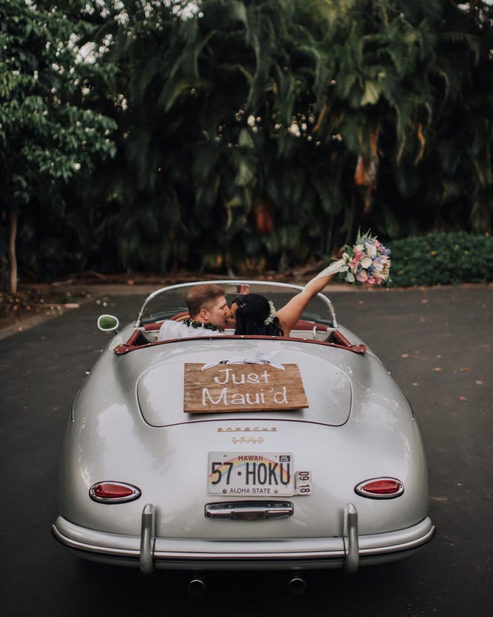 3 Well Travelled Bride Maui Roadsters Wedding Car Hire Hawaii.jpg