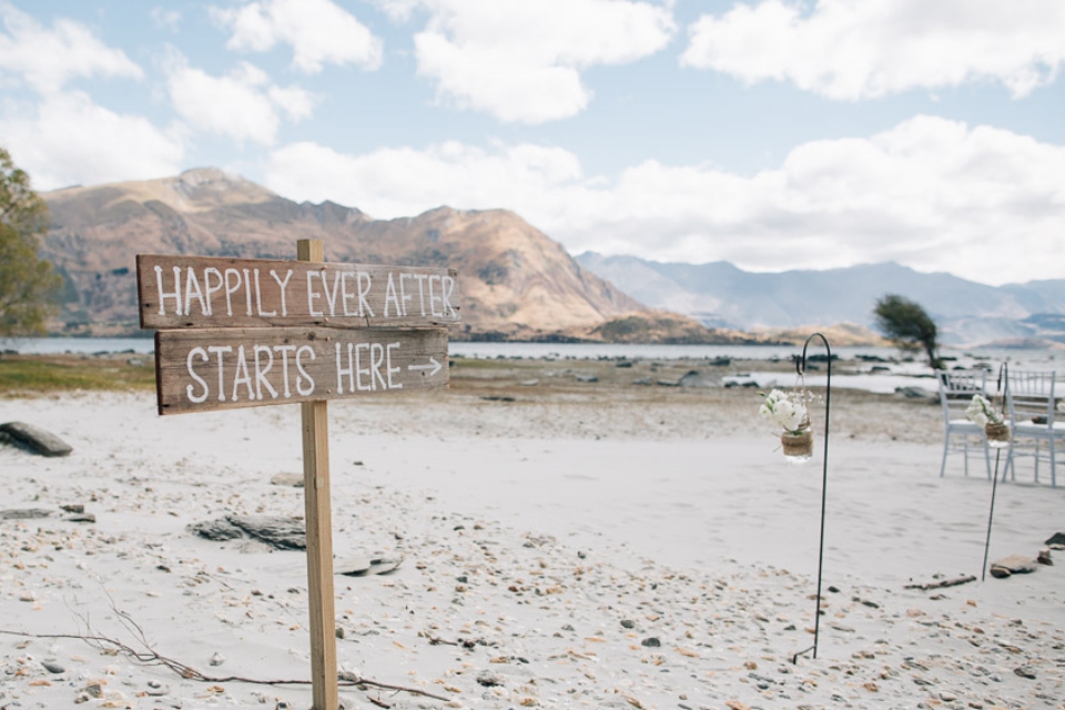 4 Well Travelled Bride Gwen Hendry Wedding Celebrant Lake Wanaka.jpeg