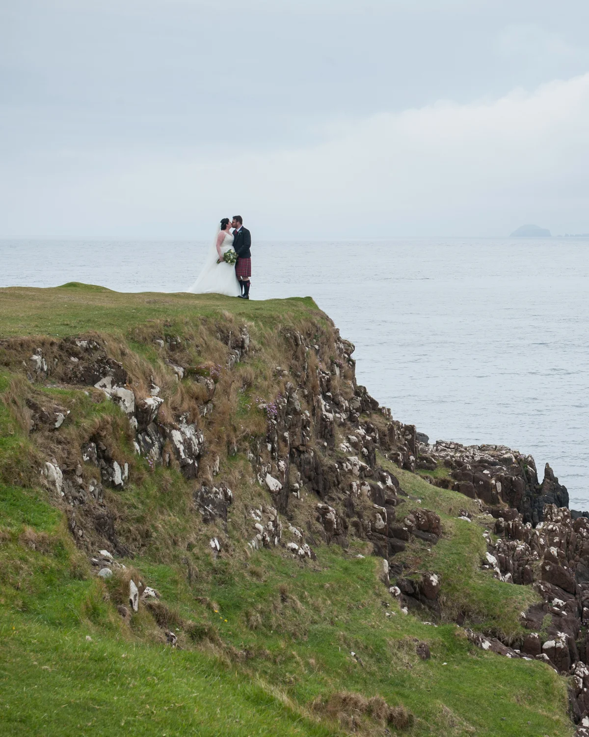 0 Well Travelled Bride Karen Thorburn Wedding Photographer Scottish Highlands.jpg