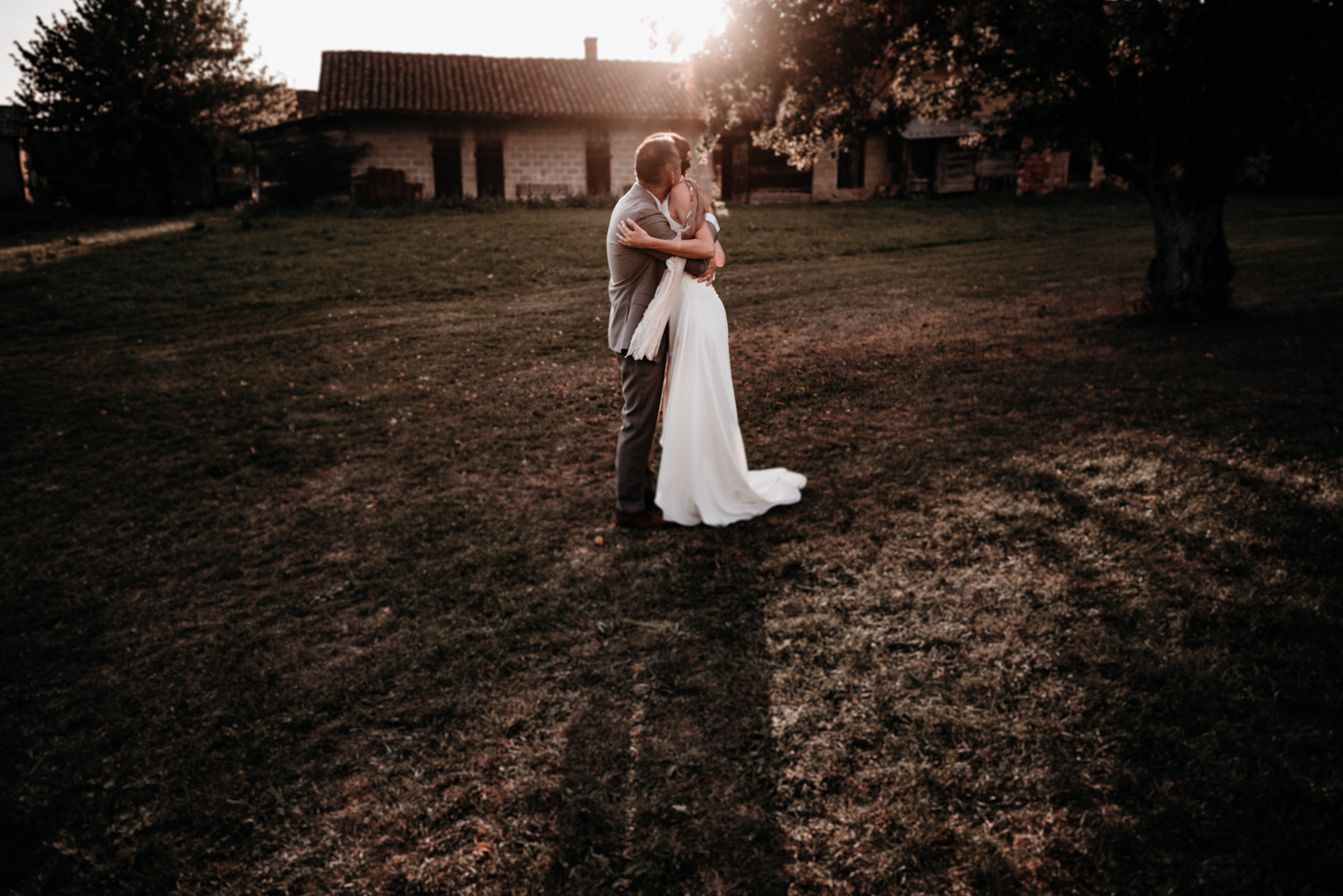1 Well Travelled Bride Freyia Photography Wedding Photographer Provence.jpg