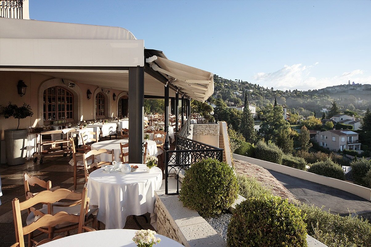 1 Well Travelled Bride Restaurant Alian Llorca Fine Dining Honeymoon Provence.jpg