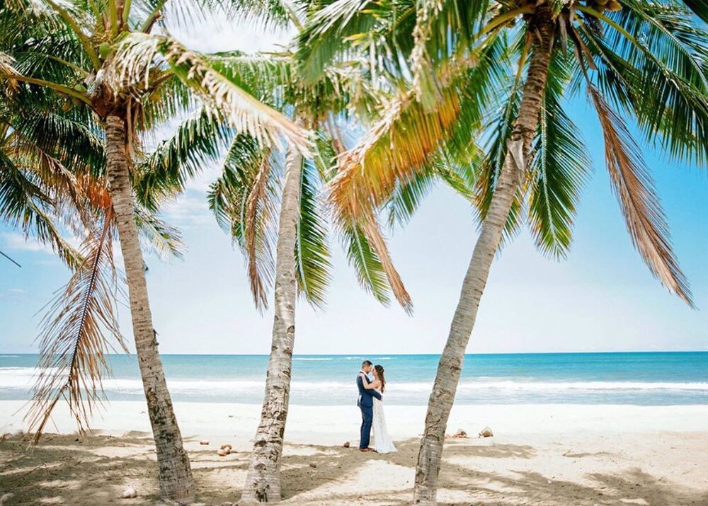 Well Travelled Bride Ashley Goodwin Hawaii Destination Fine Art Wedding Photographer 3.jpg