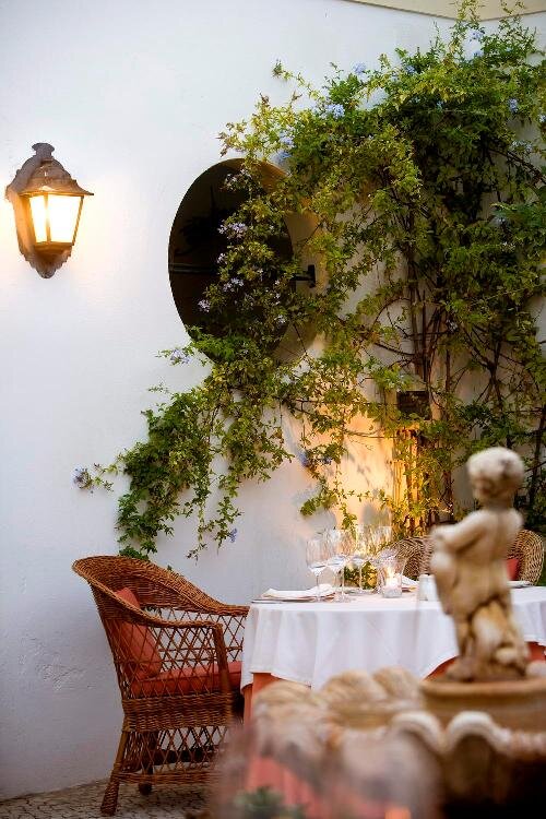 1 Well Travelled Bride Restaurante Pequeno Mundo Honeymoon Fine Dining Algarve.jpg