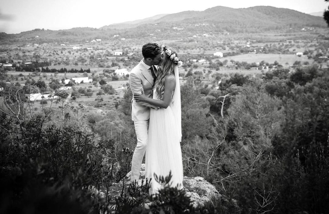 Well Travelled Bride Ibiza Destination Weddings Jeremy Christoper Photography 1.jpg