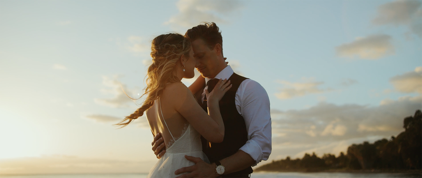 Well Travelled Bride Hawaii Destination Wedding Videographer Zeb Films 2.png