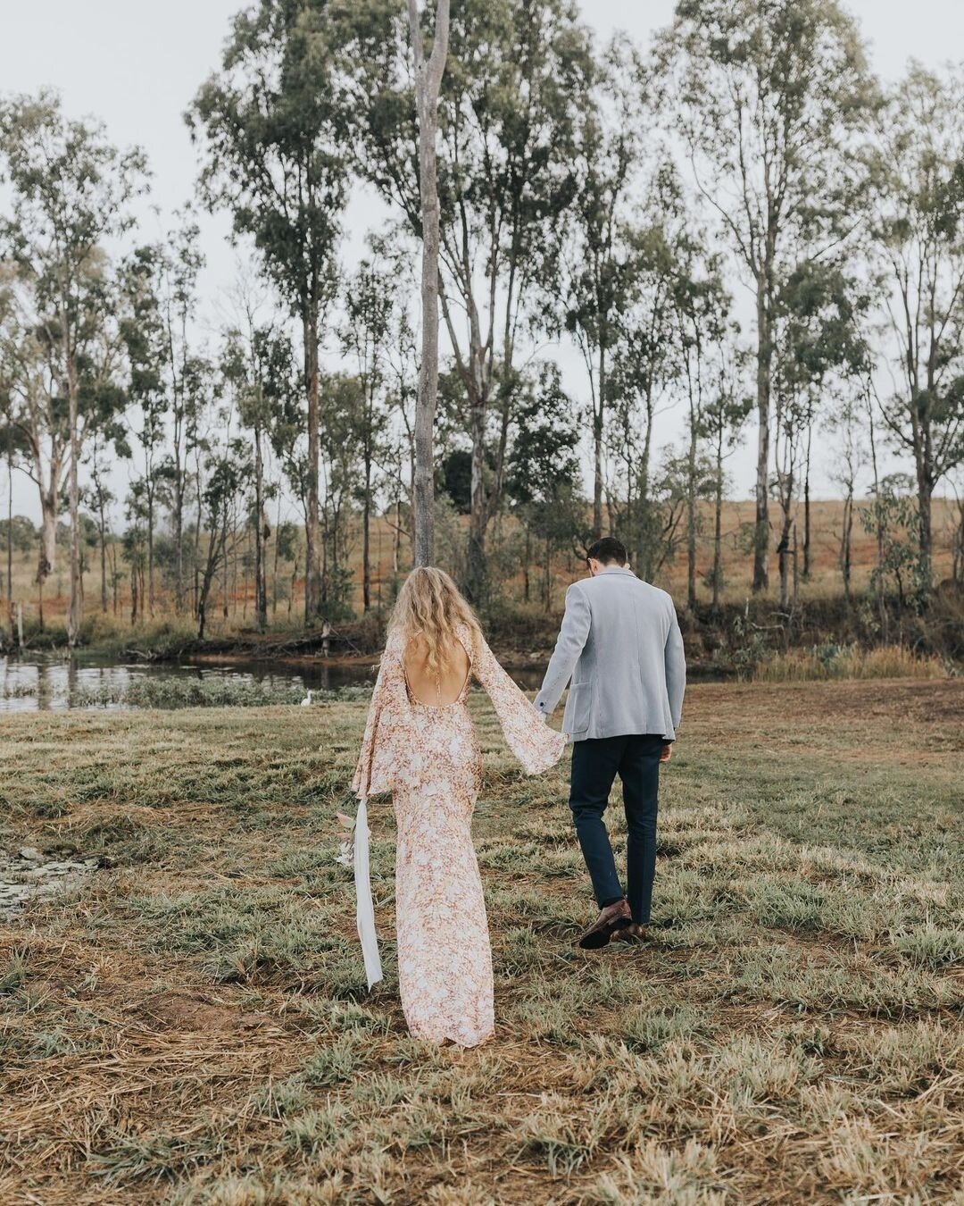 We will always have a soft spot for intimate elopements, especially ones with boho vibes in the heart of Australia's Scenic Rim. #inspiration