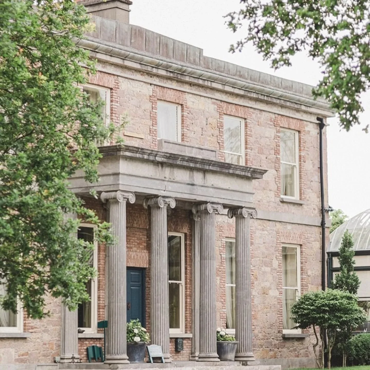 ✨🎉 Happy New Year from all of us at HQ @welltravelledbride! 🎉✨

2025 is here, and we're starting the year with BIG news! 🚨 New guides, new countries, new vendors, and a few surprises we can't wait to reveal. 🌍✨

🇮🇪 To our amazing Irish couples: