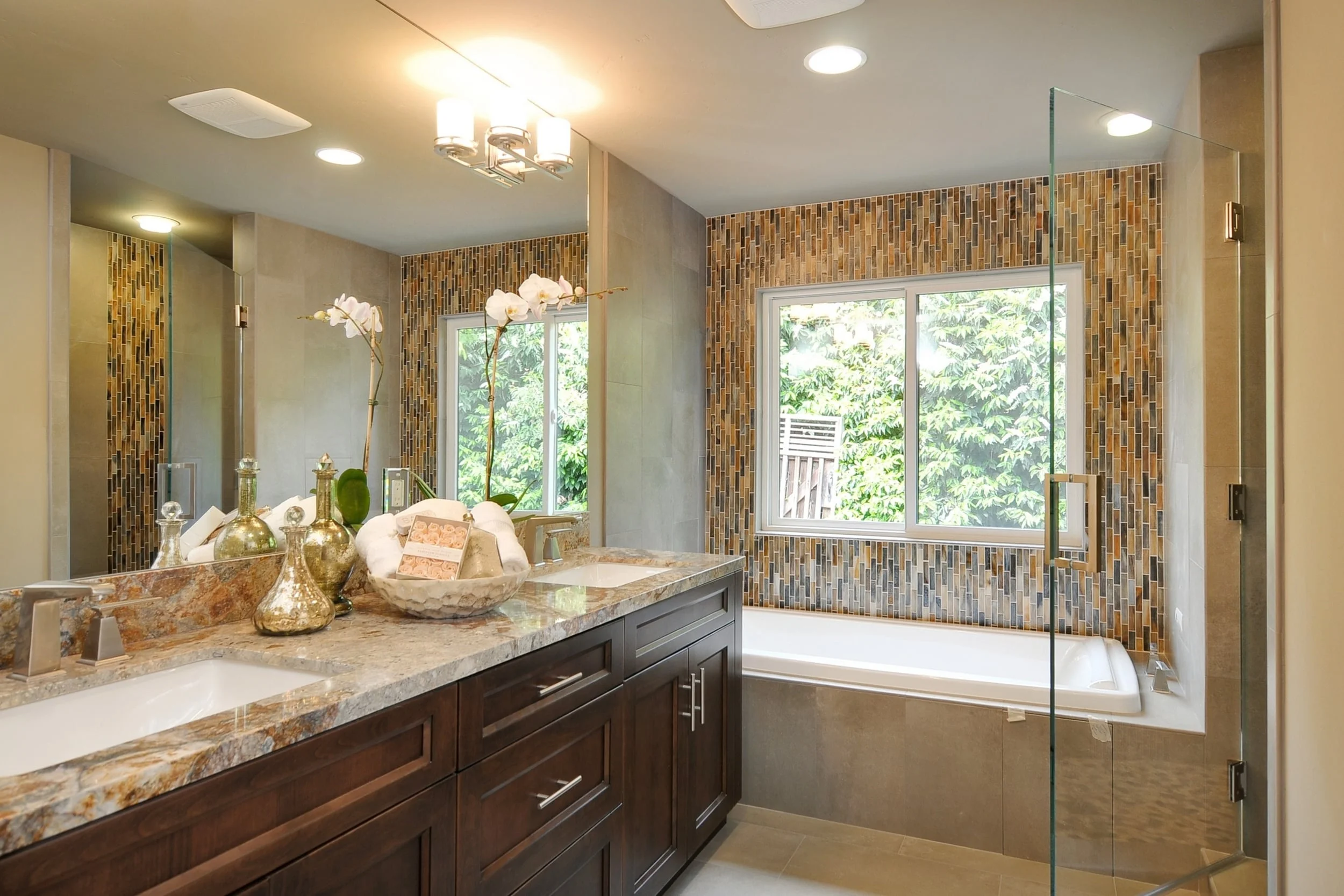 019_Master Bath (1).jpg