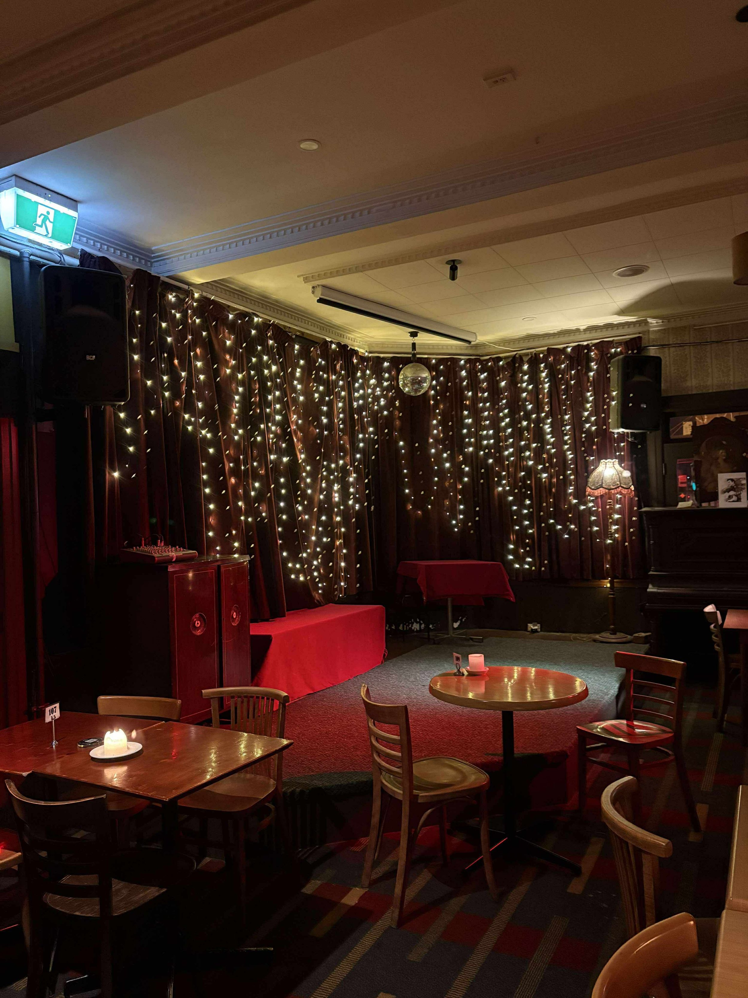 bf3b054bd2fa9a98b784889c57917c9c - Edinburgh Castle.JPEG