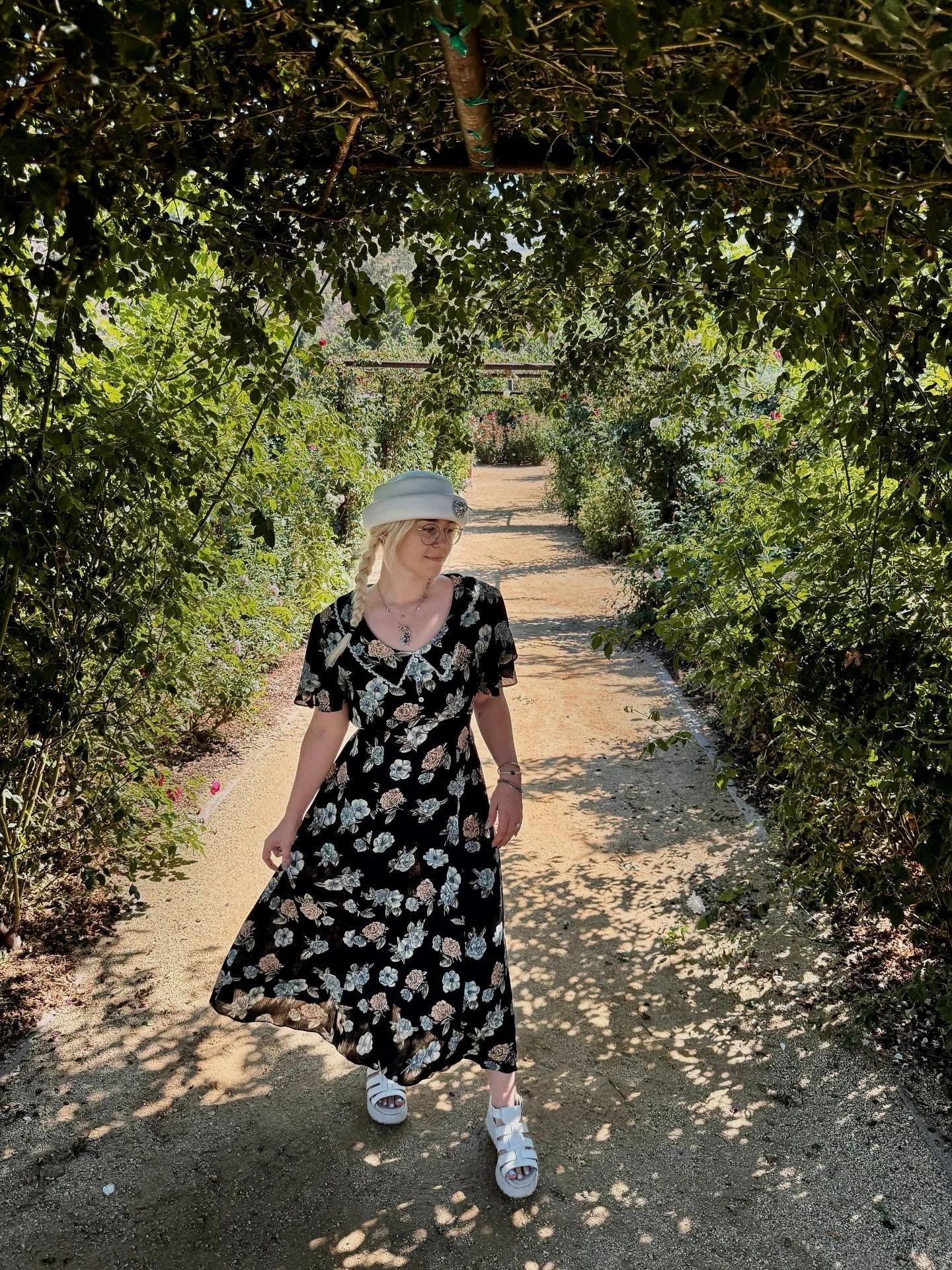Soaking up the last of the summer gardens 🌹