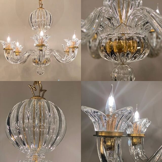 Lustre verre de Murano Italie circa 1950. Un petit bijoux 😍@galerievonthron @marchedauphine @marcheauxpucesdesaintouen #interiordesign #luminaires #lighting #homedesign #luxuryhome