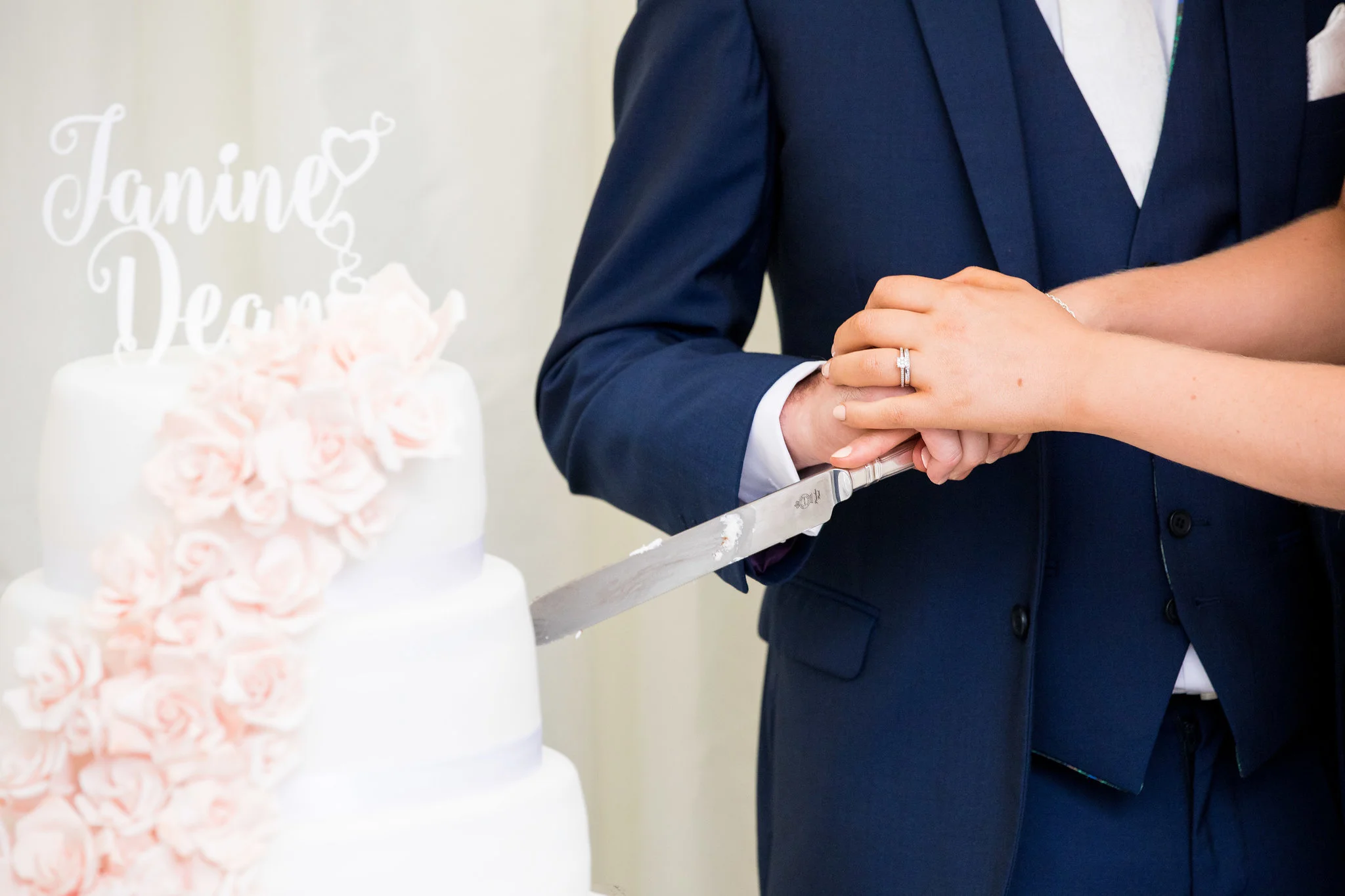 Cutting the Cake - Mountains Country House - Kent Wedding Photographer