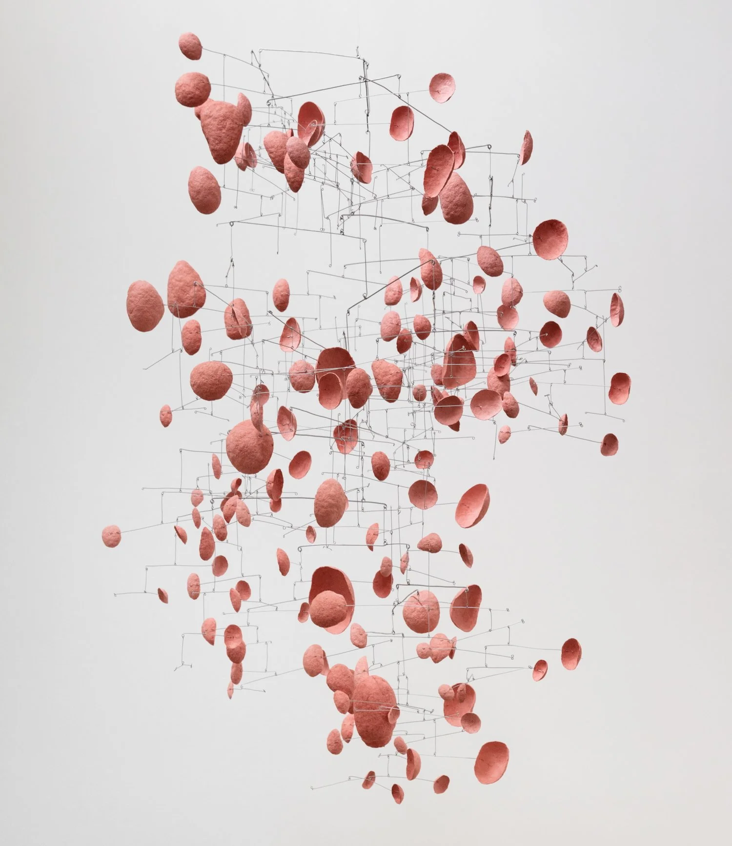 Large Peach, 2023. Recycled paper pulp and galvanized steel wire, 63 x 50 x 50 in. (160 x 127 x 127 cm)