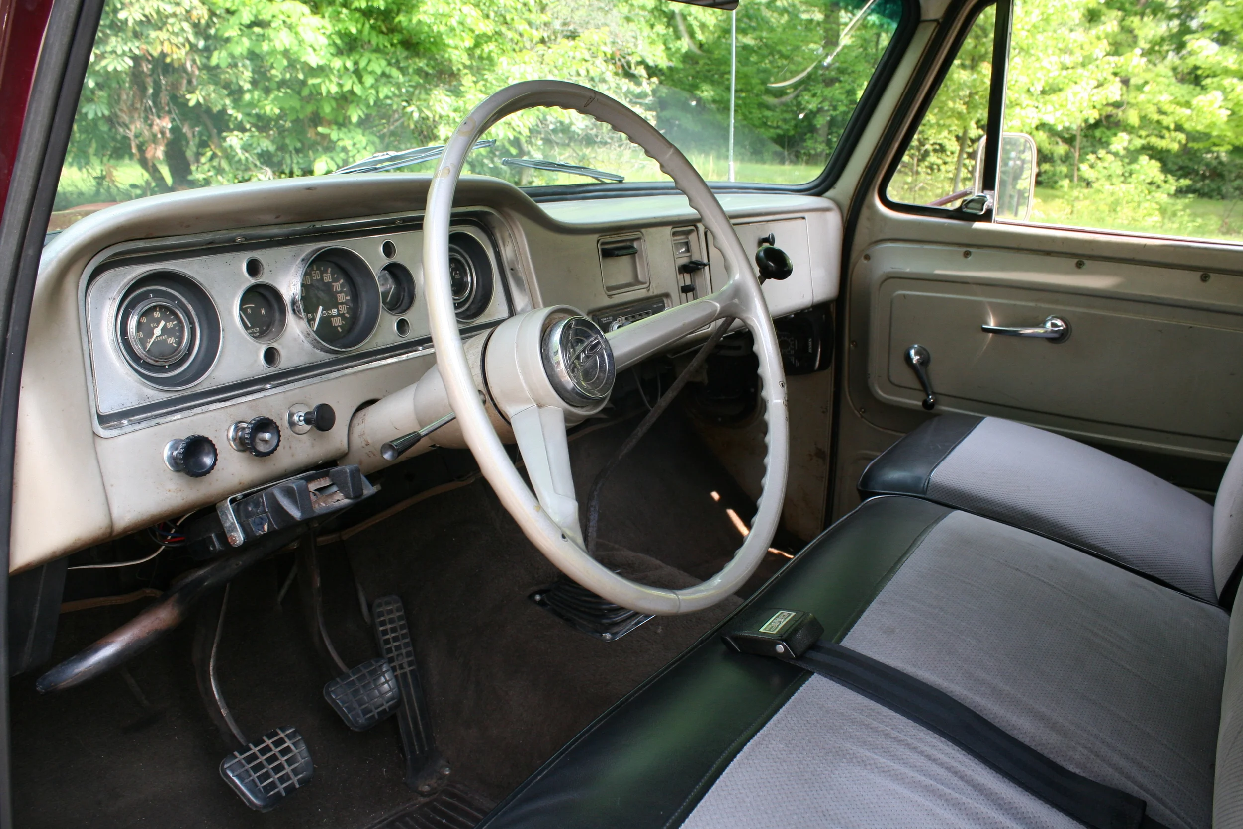 GMC Interior.jpg