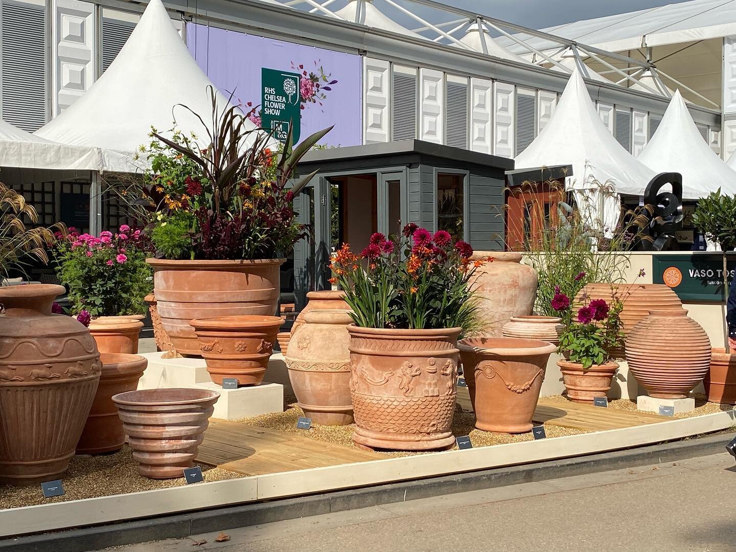 A Chelsea FS past, looking forward to finishing our 2023 trade stand, we&rsquo;re in the same position as previous years but with a new number SR154. Always an exciting time.
#chelseaflowershow 
#rhs
#handmade
#italianterracottapots 
#tuscanpots
#imp