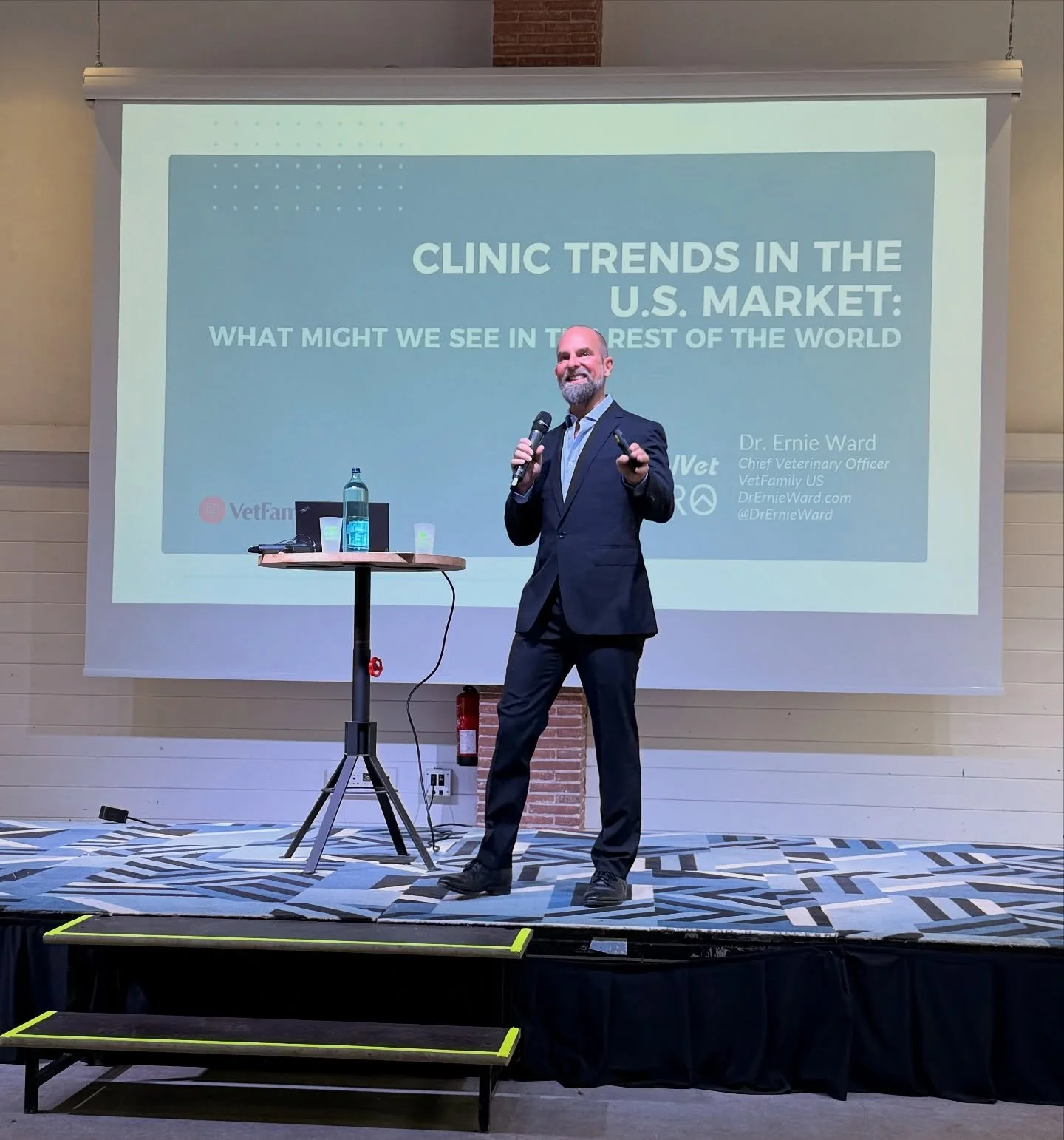 What an incredible experience at the third annual @vetfamilysverige conference held in one of my favorite cities in the world, Barcelona! 

Thank you @verticalvet and @dvmgro team members and our two award winners, Hitesh Dua ( @hiteshdua1 ) and Alis