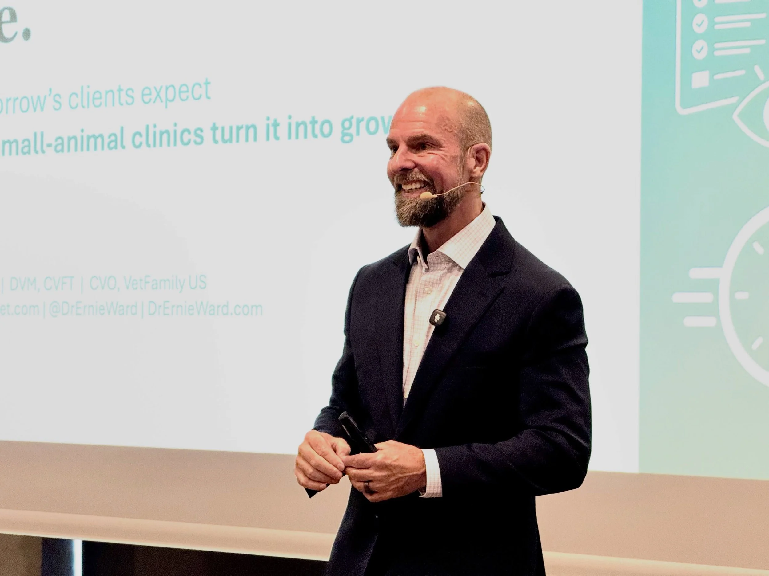 A huge thanks to the Denmark VetFamily team and nearly 250 veterinarians and team members who helped celebrate the founding of the original Danish VetFamily 25 years ago! It was a tremendous honor and privilege to share ideas and experiences with so 