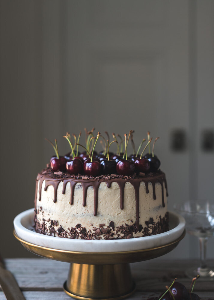 Order Black Forest Cake 1 Kg Heart Shape Online | IndiaCakes-happymobile.vn