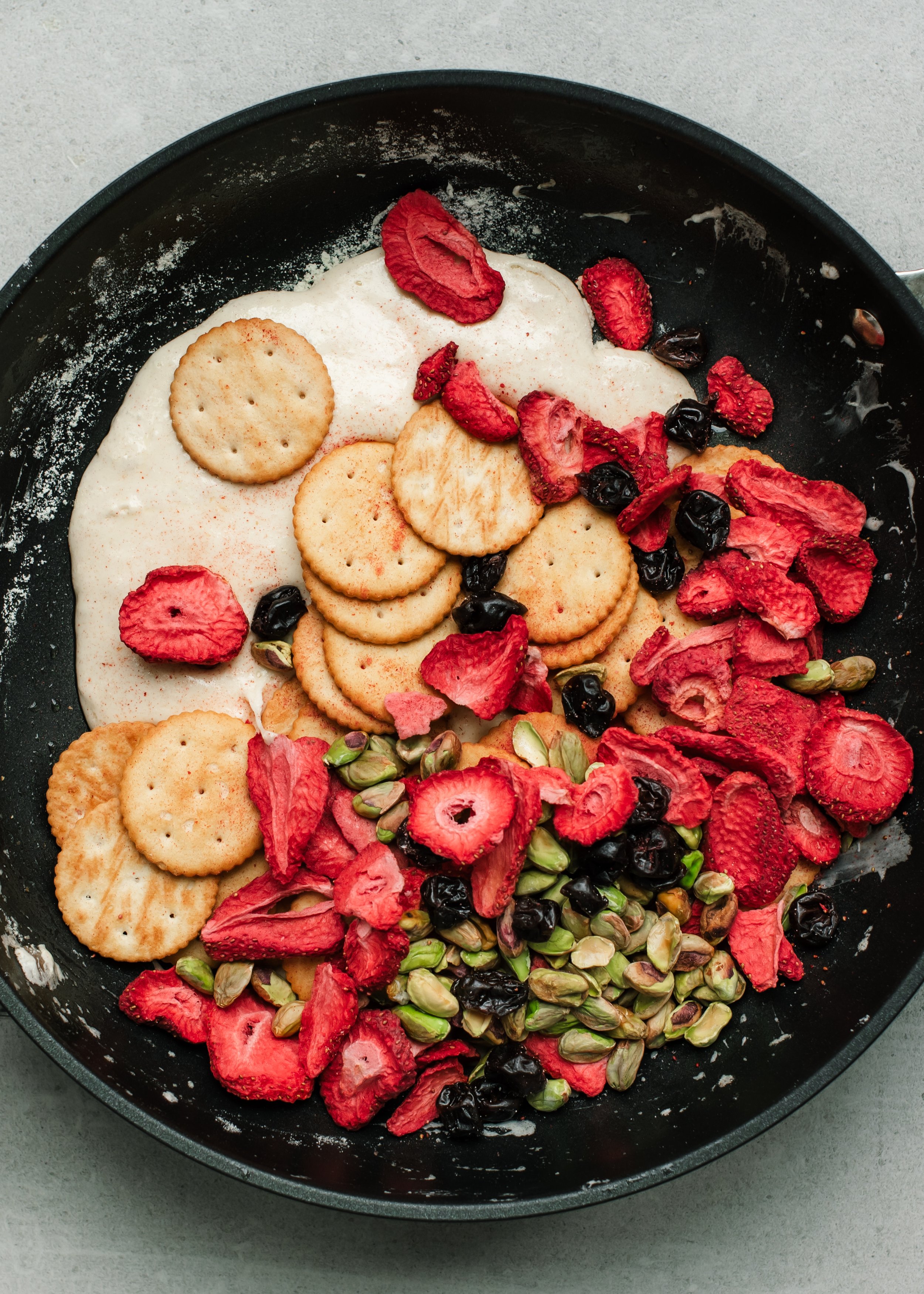 Marshmallow Nougat Snowflake Crisps