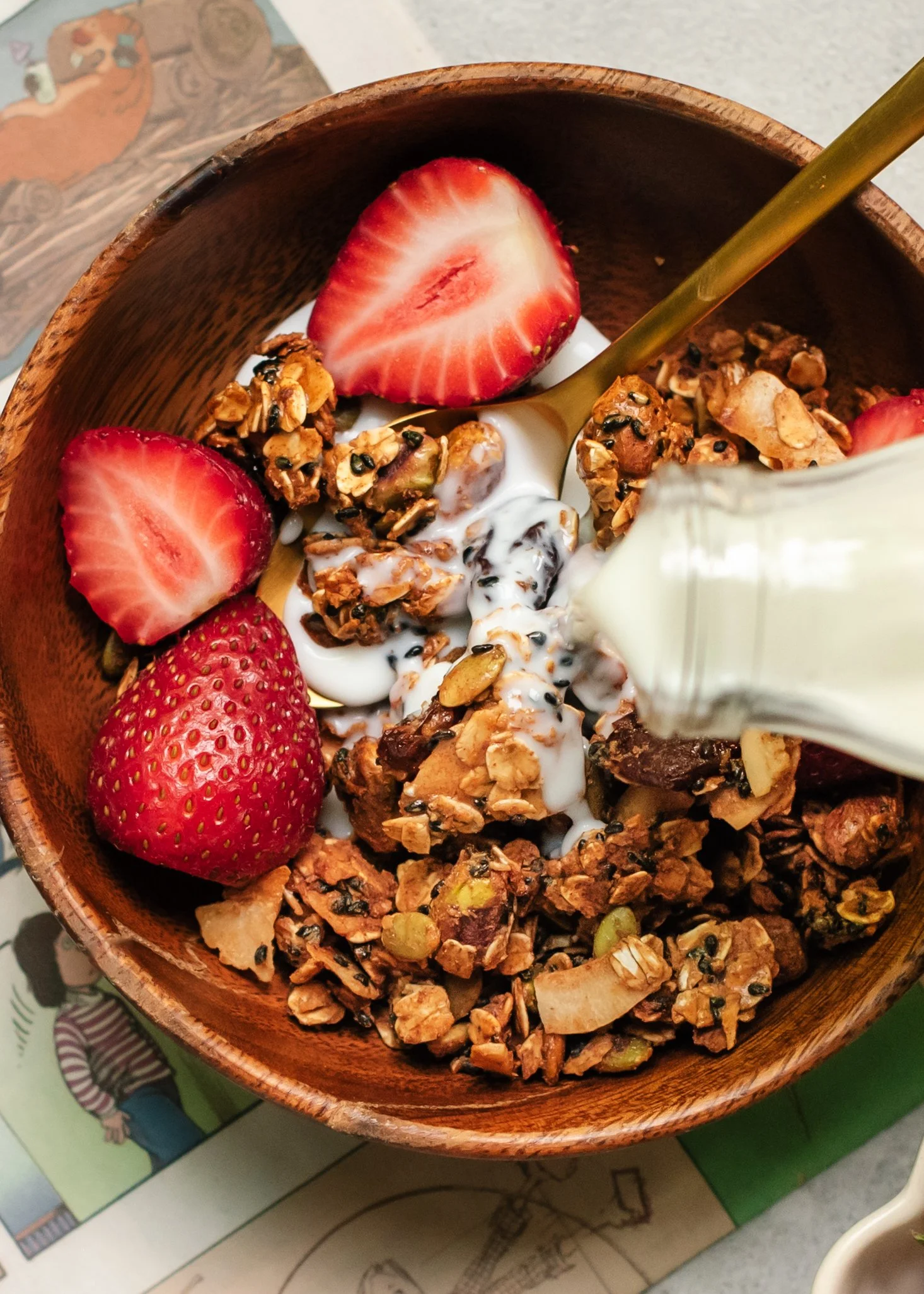 Healthy Granola (No Refined Sugar, Date &amp; Maple Sweetened)