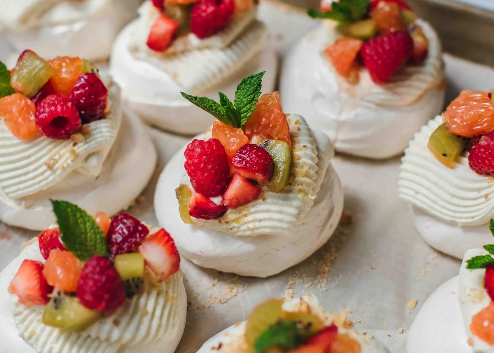 Mini Pavlovas — saltnpepperhere