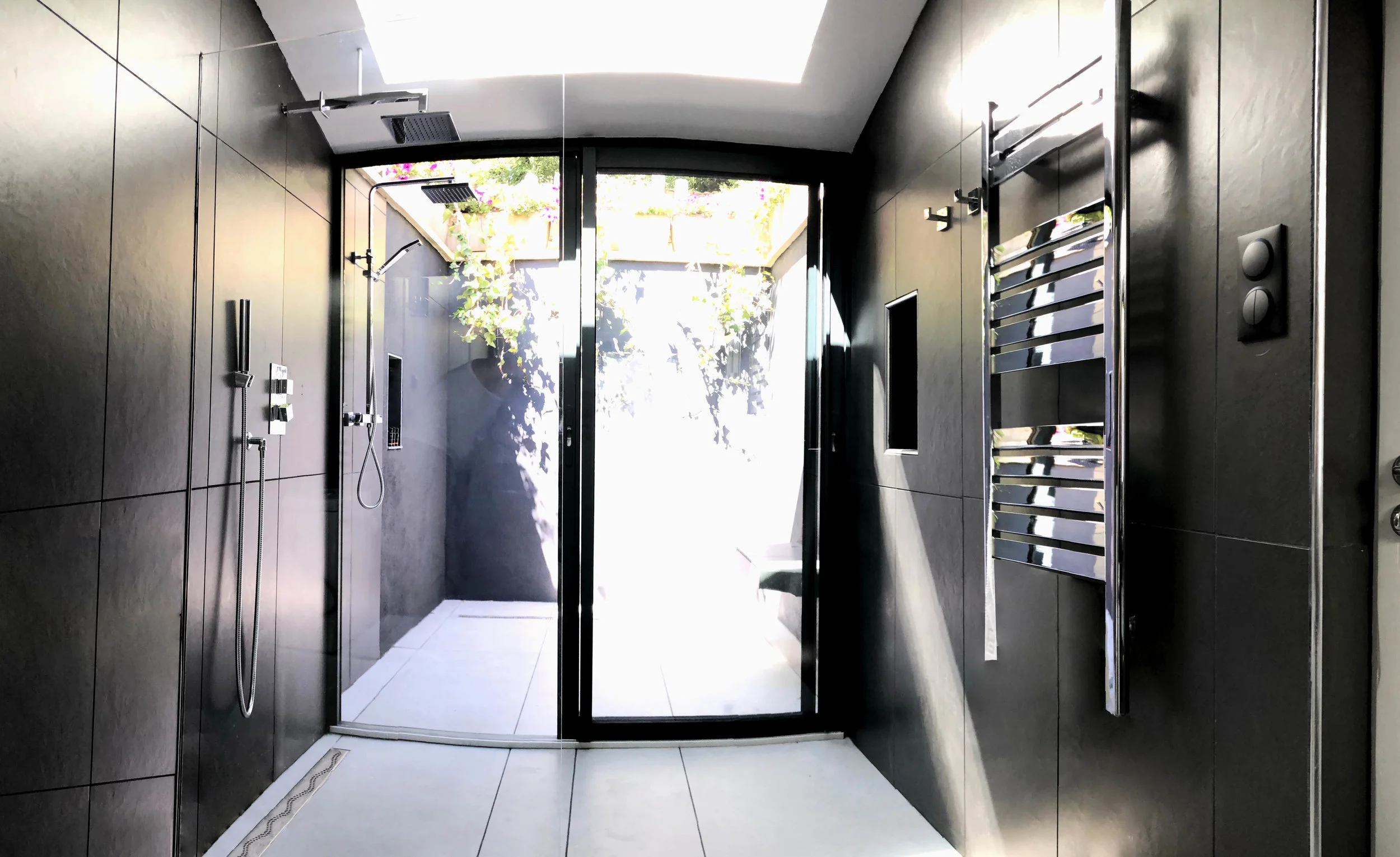 bathroom 2.jpg