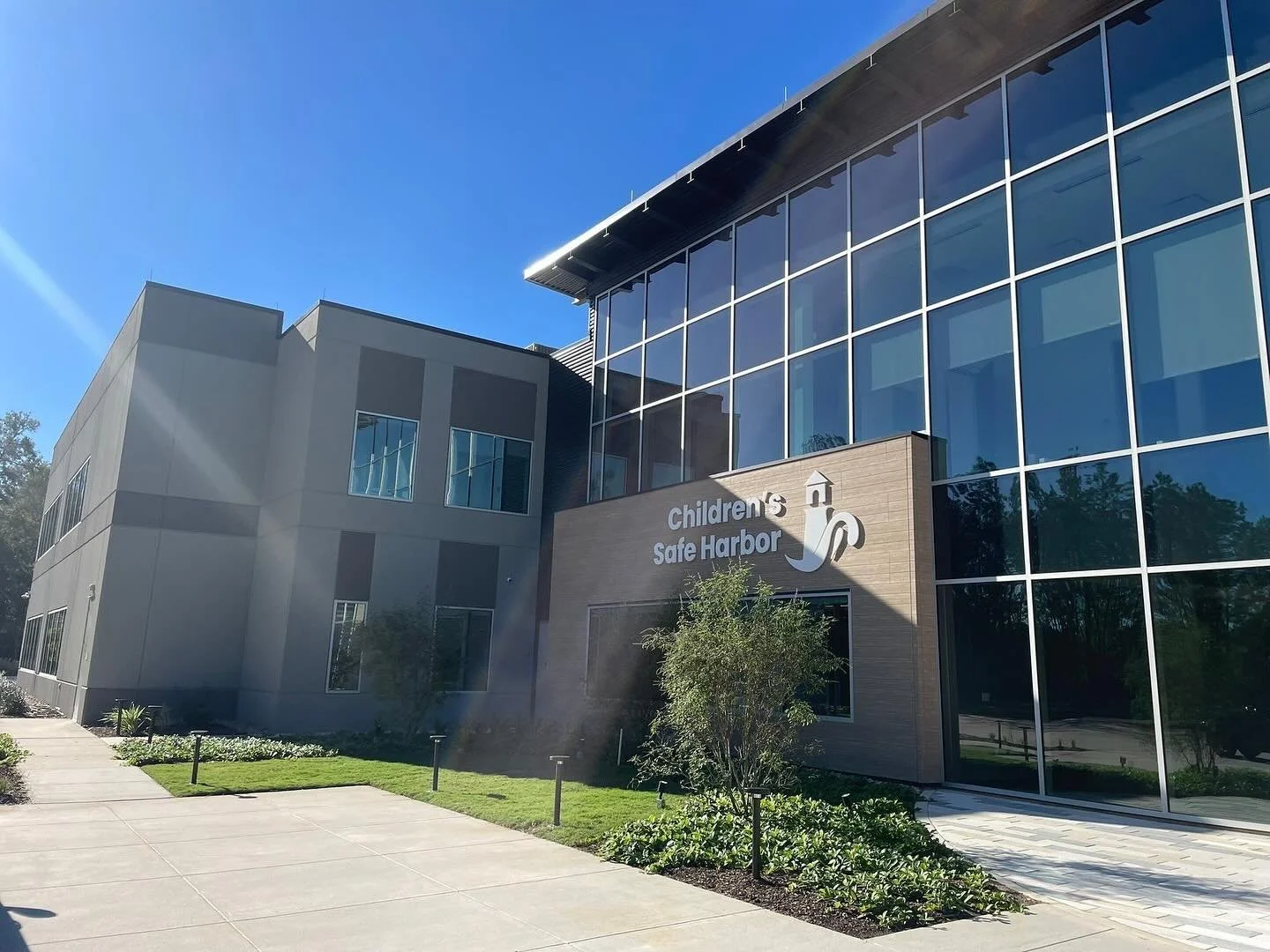 Children&rsquo;s Safe Harbor signage is up and on the building! We are so proud to have been apart of this project since 2016 and be able to design a safe haven for all. 

Thank you to the project team of Children&rsquo;s Safe Harbor ,Tellepsen Build