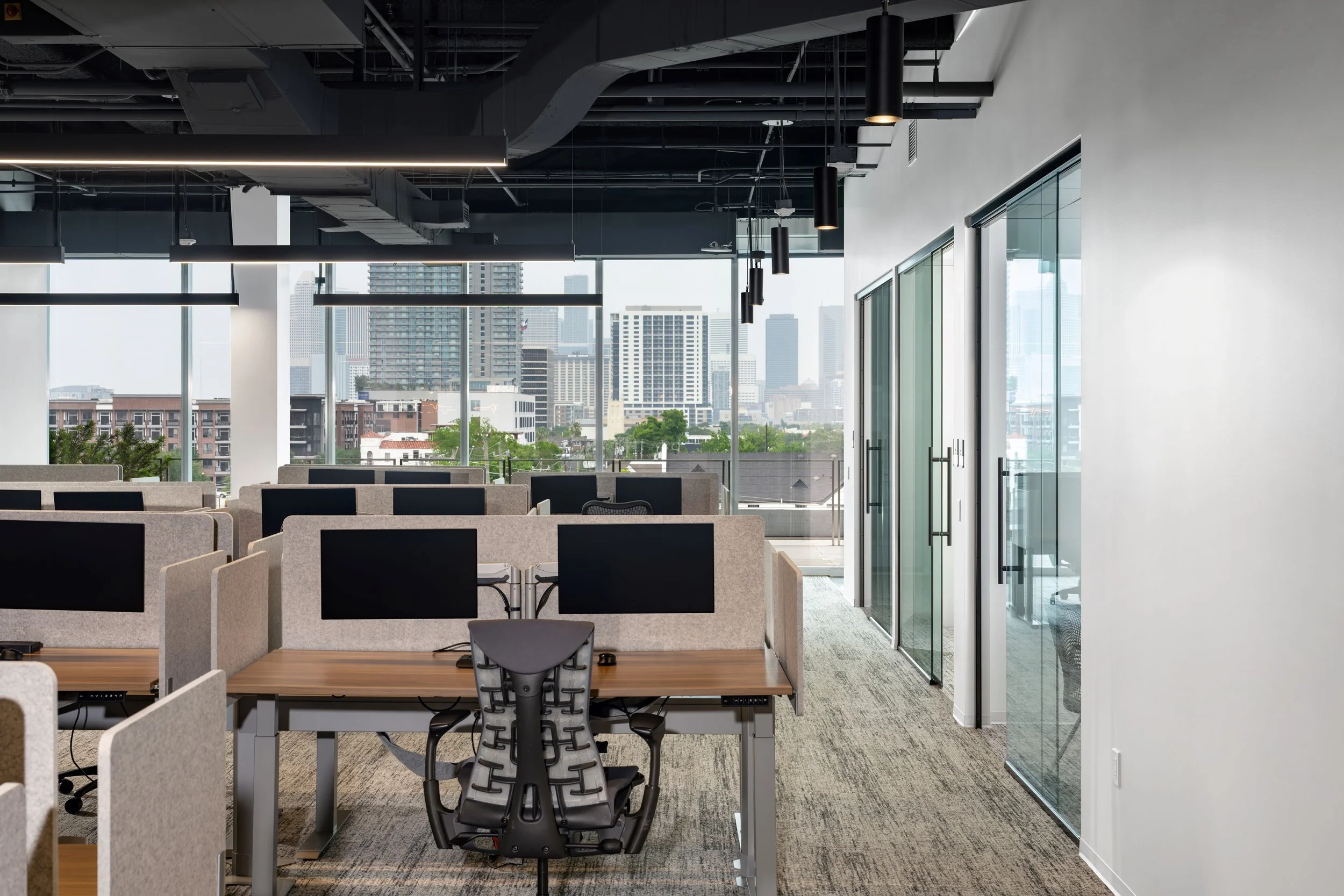 AX500006-Open Workstation View of Downtown - Final 1.jpg