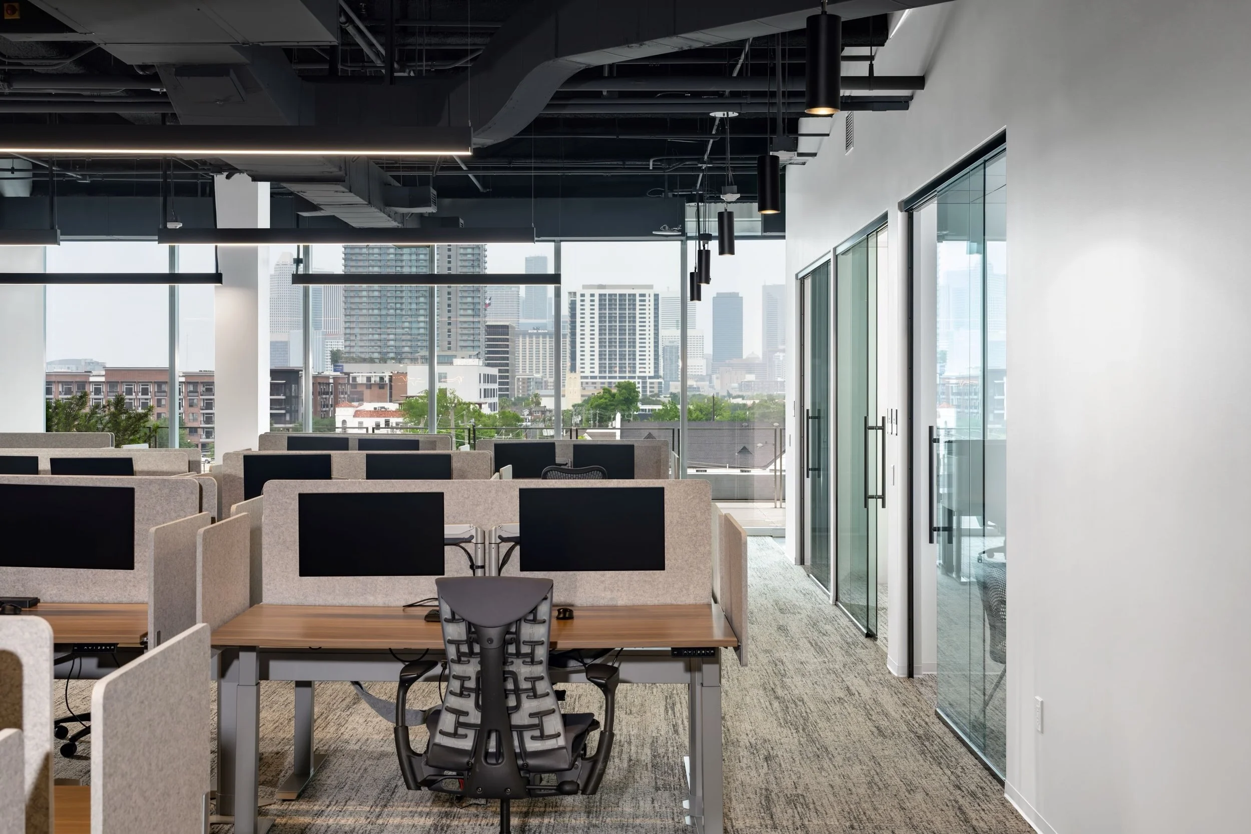 TDS is proud to showcase the new 12,500 SF office for Rice University Development and Alumni Relations ⭐ 

With productivity in mind the multi-level workplace has a variety of functions and collaborative needs with flexible multipurpose spaces, priva