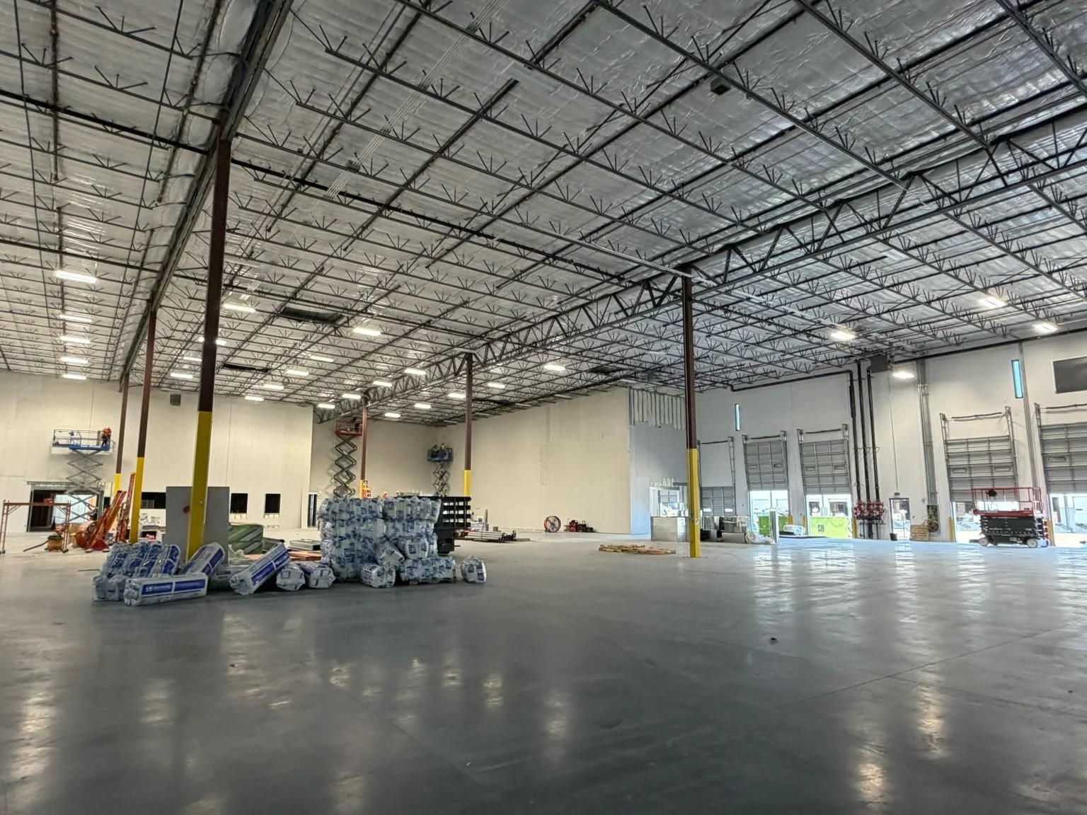 Construction update incoming🏗️ Our client&rsquo;s new office has started framing and glass for the office area, RTU ducktwork, and double height space is taking shape. 

Project Team | Angler Construction, Michael Baker International, and Fractal St
