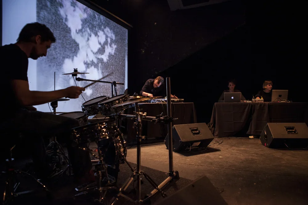 Albert Camus lit L'Étranger