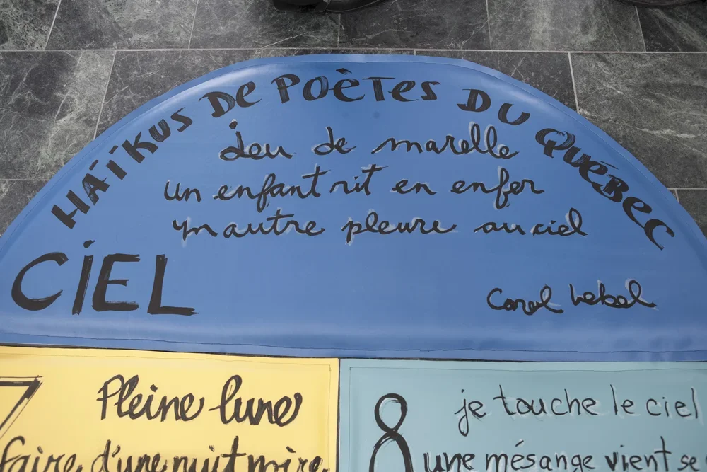 De la terre jusqu'au ciel, marelles poétiques « en pied de bas »