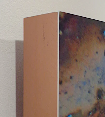 Example of metal wrap-around frame