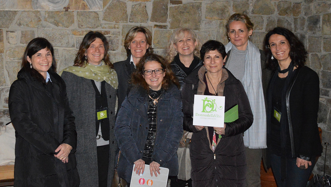 Donne della Vite: da sin, Costanza Fregoni, Maria Fasoli, Giulia Tamai, Alessandra Biondi Bartolini, Laura Passera, Clementina Palese, Laura Bianchi, Lorena Troccoli